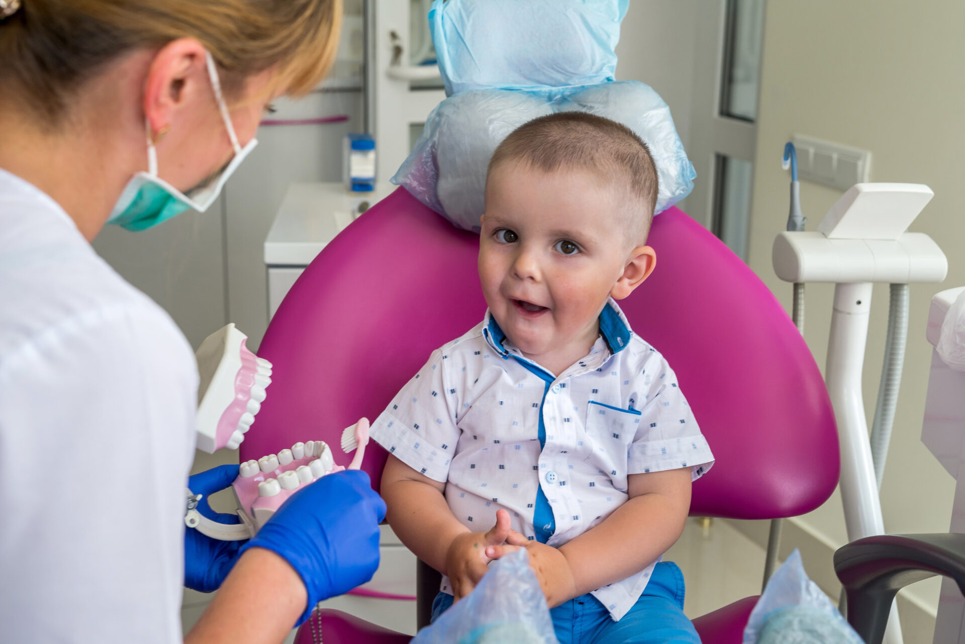 For the First Time When Should a Child Go to the Dentist?